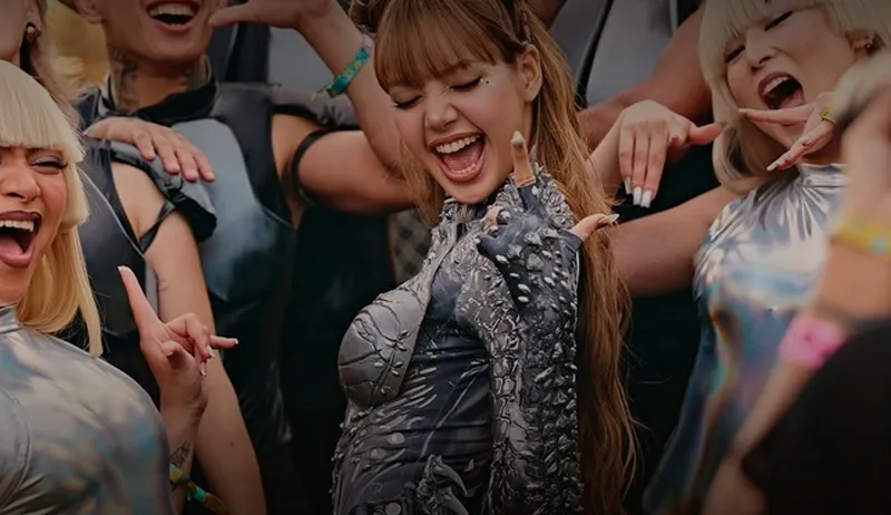Artistas de K-pop se sumaron al Coachella 2025. Conoce lo que pasó en el backstage